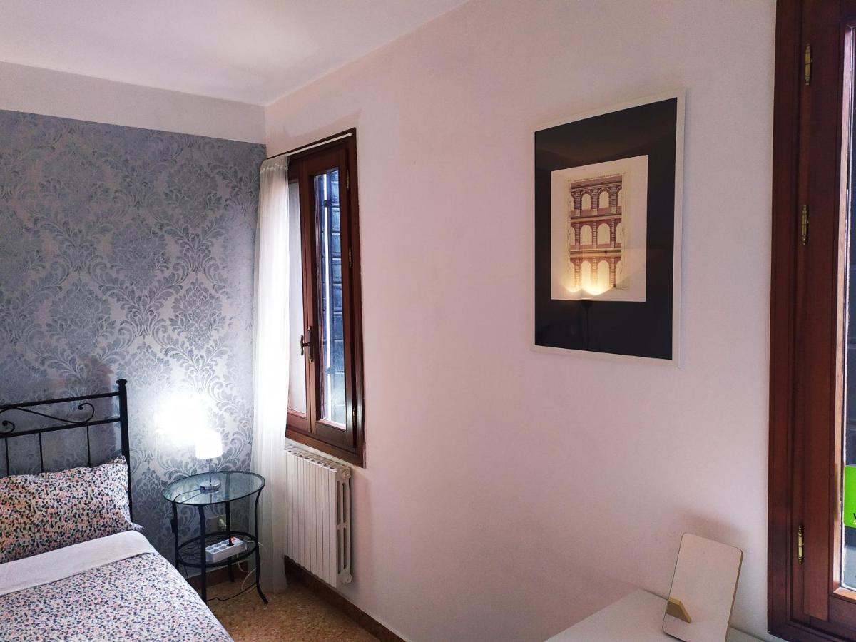 Hotel Two Steps From Rialto Venedig Exterior foto