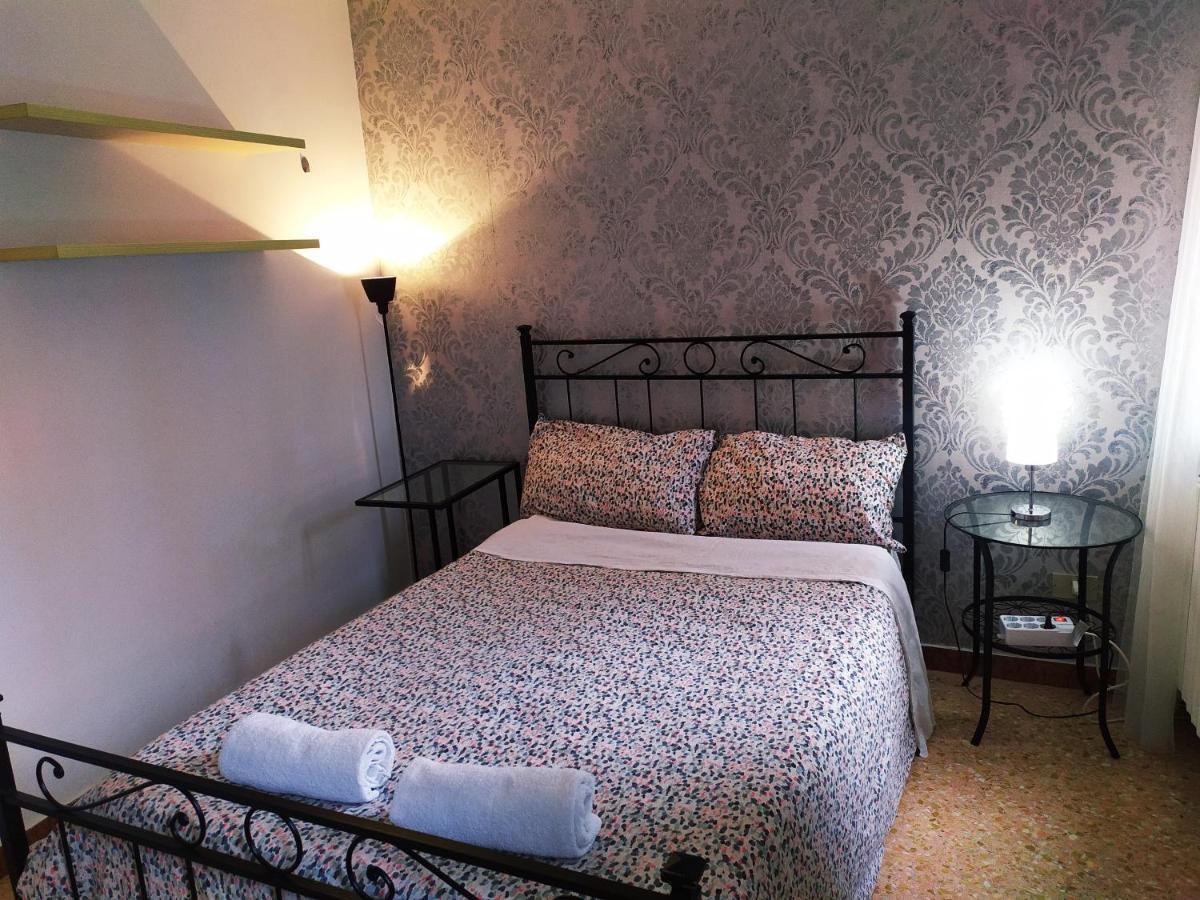 Hotel Two Steps From Rialto Venedig Exterior foto